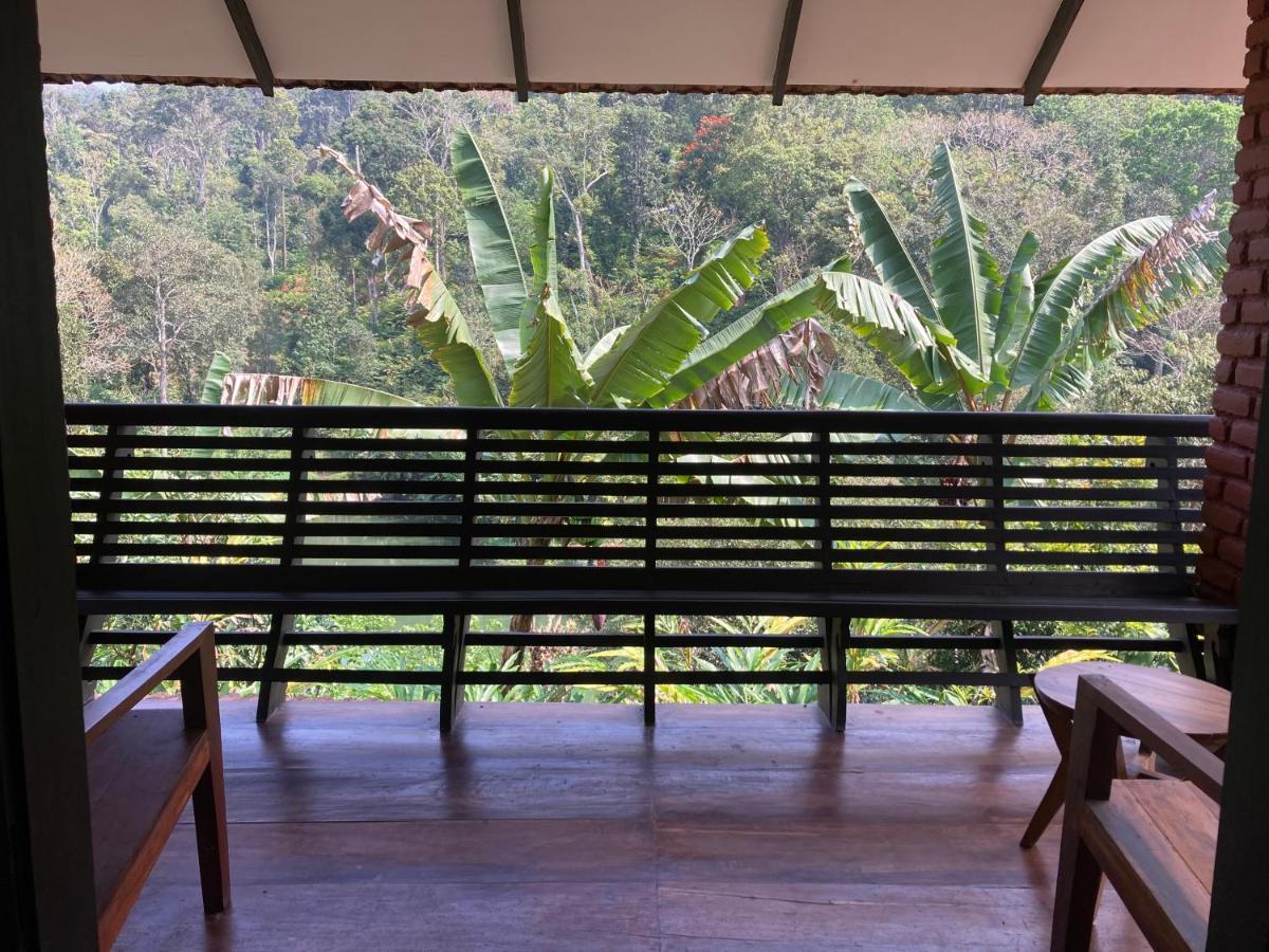 Spice Forest Plantation Homestay, Thekkady Vandiperiyār Exteriör bild