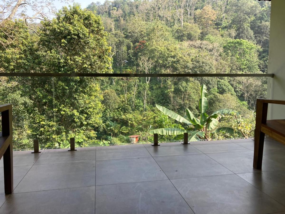 Spice Forest Plantation Homestay, Thekkady Vandiperiyār Exteriör bild