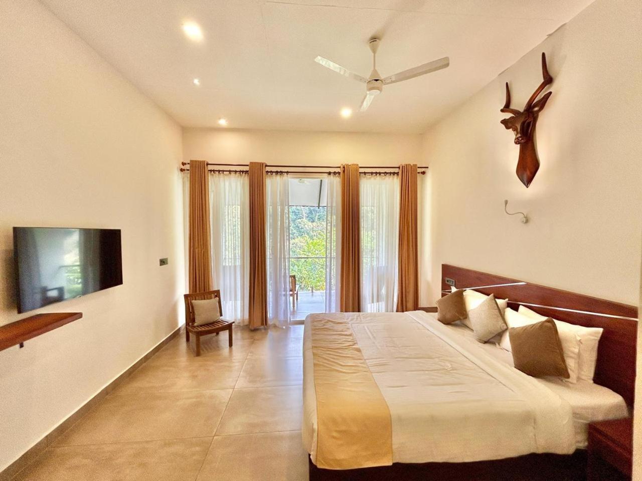 Spice Forest Plantation Homestay, Thekkady Vandiperiyār Exteriör bild